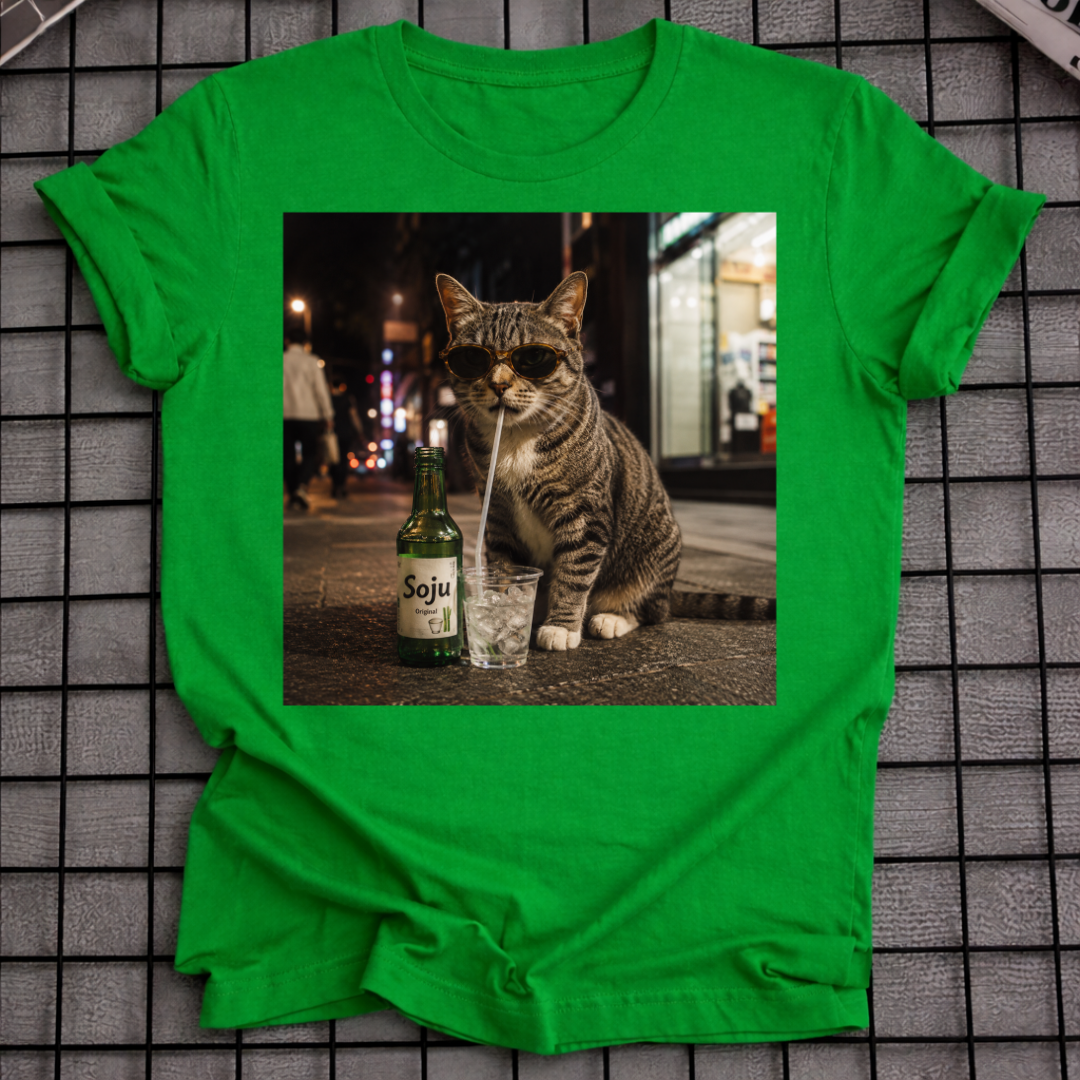 CAT DRINKING SOJU T-SHIRT
