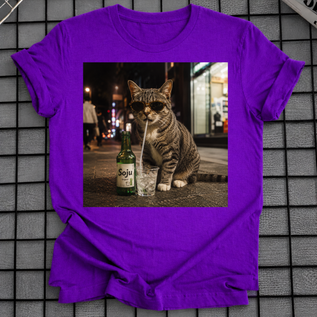 CAT DRINKING SOJU T-SHIRT