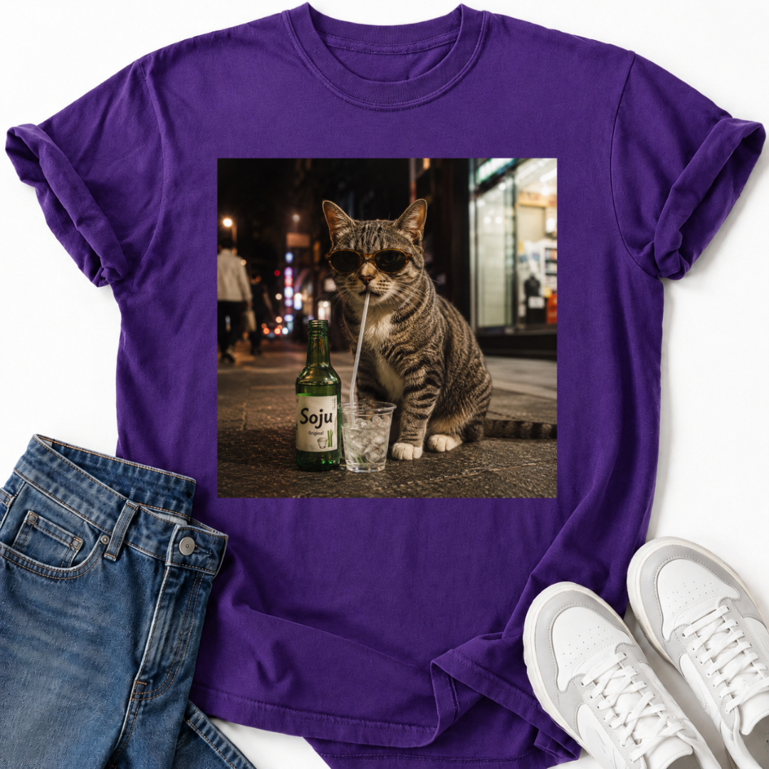 CAT DRINKING SOJU T-SHIRT