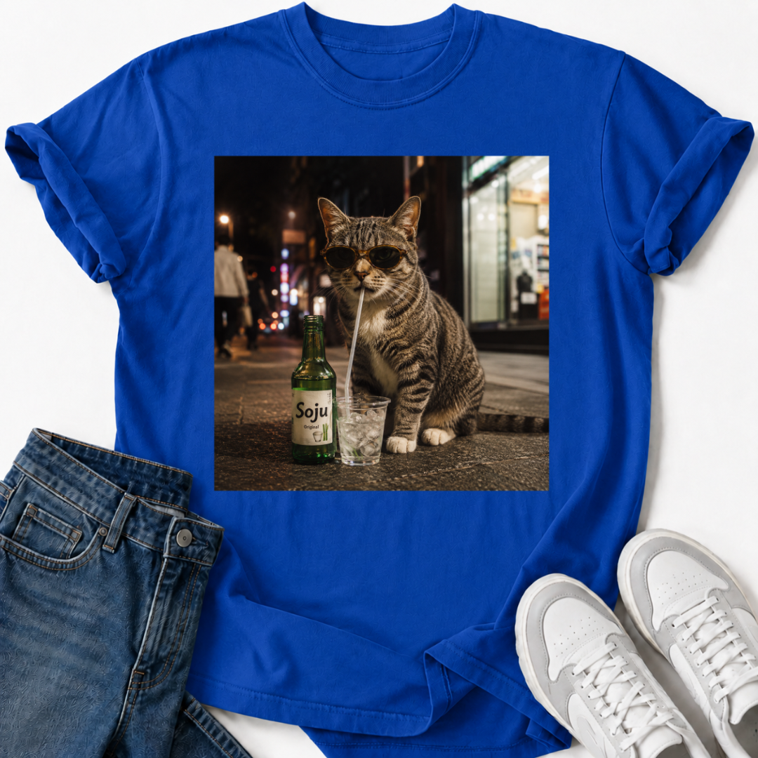 CAT DRINKING SOJU T-SHIRT