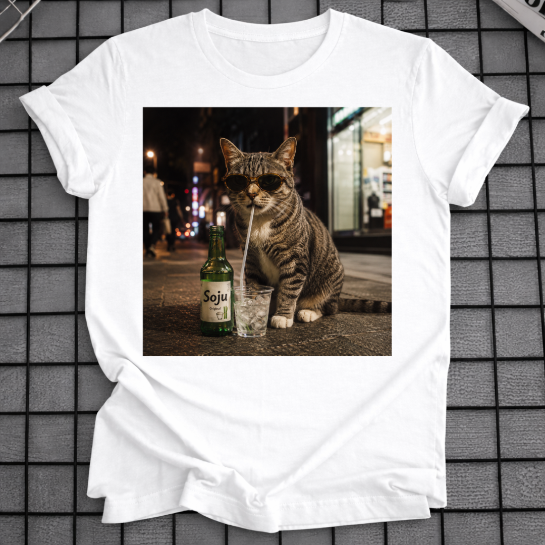 CAT DRINKING SOJU T-SHIRT