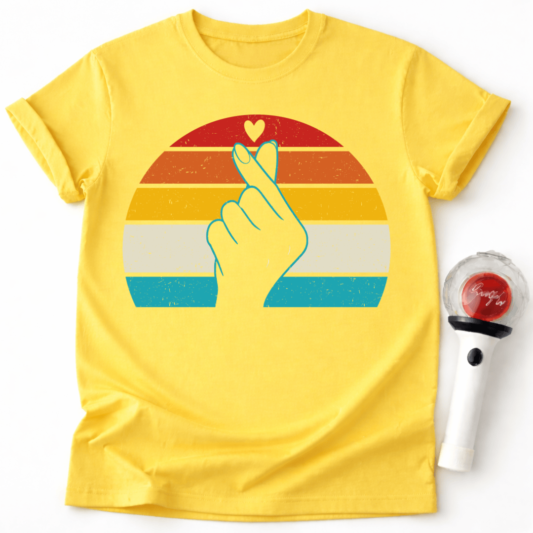 FINGER HEART RETRO T-SHIRT