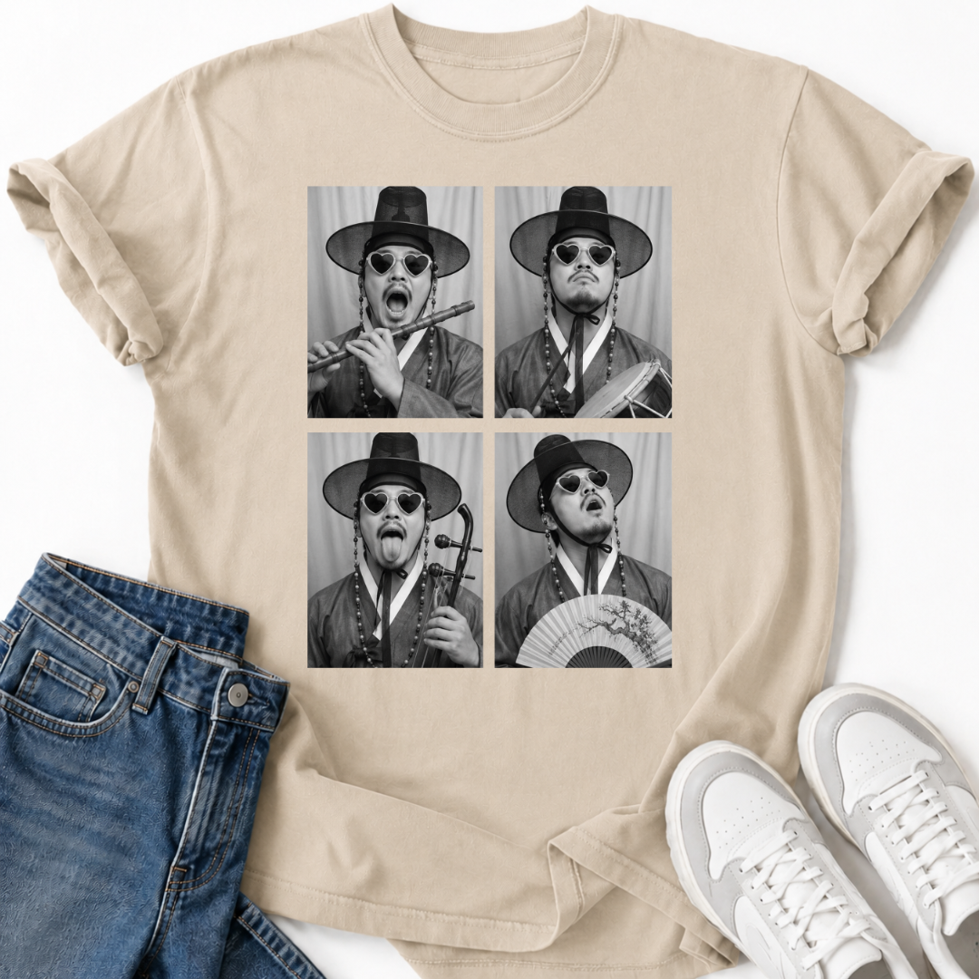 KOREAN TRADITIONAL MUSICIAN PHOTO T-SHIRT