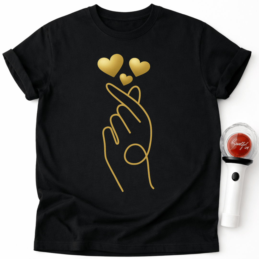 GOLD FINGER HEART T-SHIRT