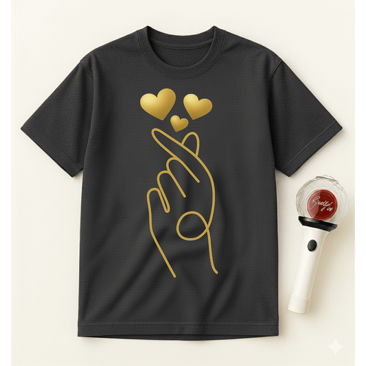 GOLD FINGER HEART T-SHIRT