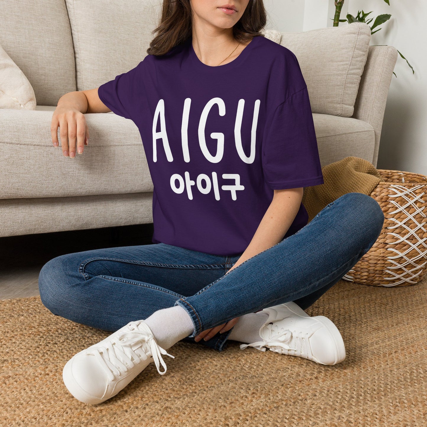 AIGU Korean Text Graphic T-Shirt — Cute K-pop Inspired Lettering Tee