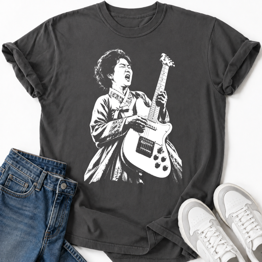 KOREAN WOMAN ROCKSTAR T-SHIRT