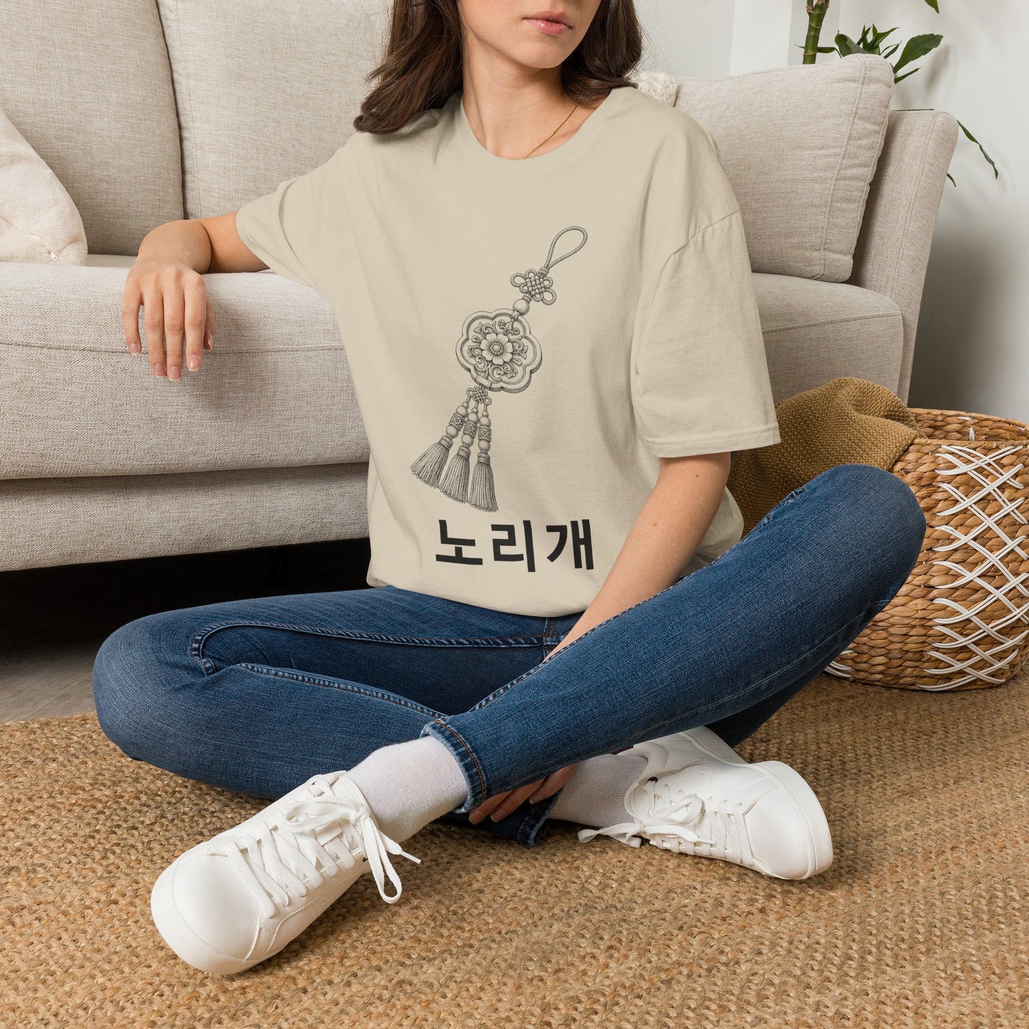 KOREAN NORIGAE CHARM T-SHIRT