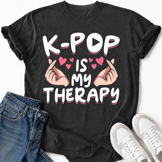 K-POP IST MEINE THERAPIE FINGERHERZ T-SHIRT