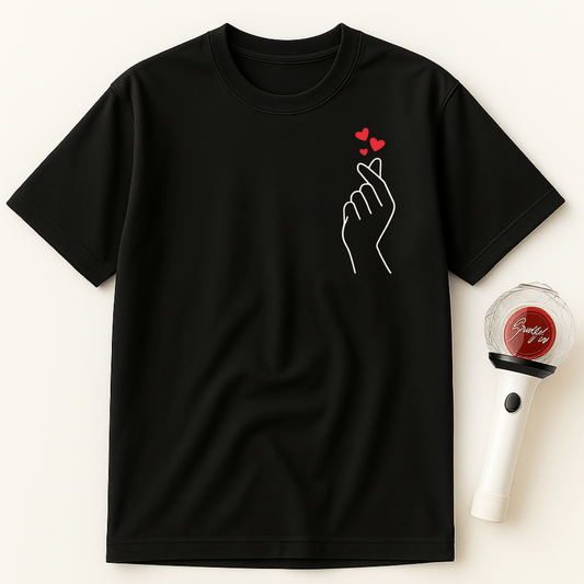 MINIMALIST FINGER HEART UNISEX T-SHIRT