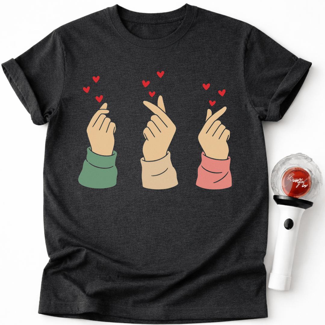 PASSENDES K-POP HERZ-T-SHIRT