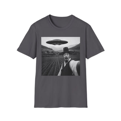 UFO Selfie T-Shirt — Vintage Alien Abduction Graphic Tee