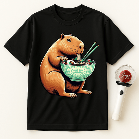 CAPYBARA EATING RAMEN NOODLES UNISEX T-SHIRT