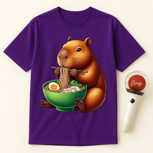 CAPYBARA EATING RAMEN UNISEX T-SHIRT