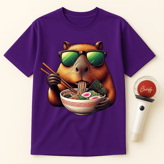 CAPYBARA EATING RAMEN UNISEX T-SHIRT