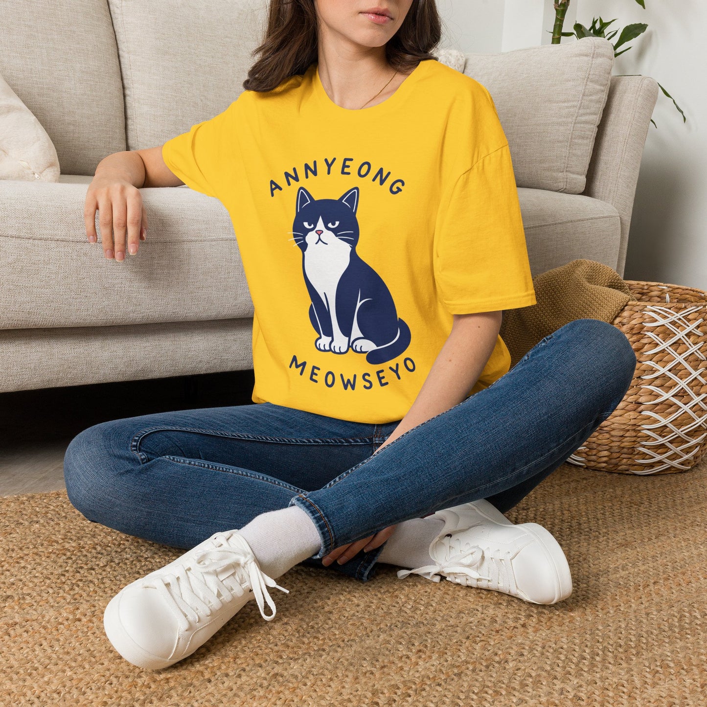 Annyeong Cat T-Shirt — Cute Korean Greeting Cat Graphic Tee ("Annyeong Meowseyo")