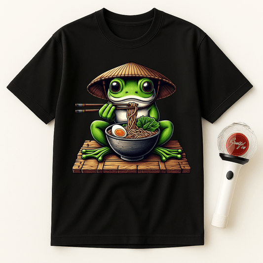 FROG EATING RAMEN WITH HAT UNISEX T-SHIRT