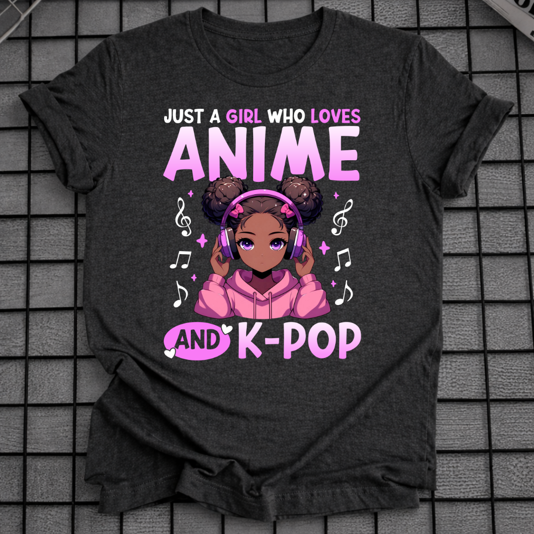 SCHWARZES ANIME-MÄDCHEN K-POP T-SHIRT