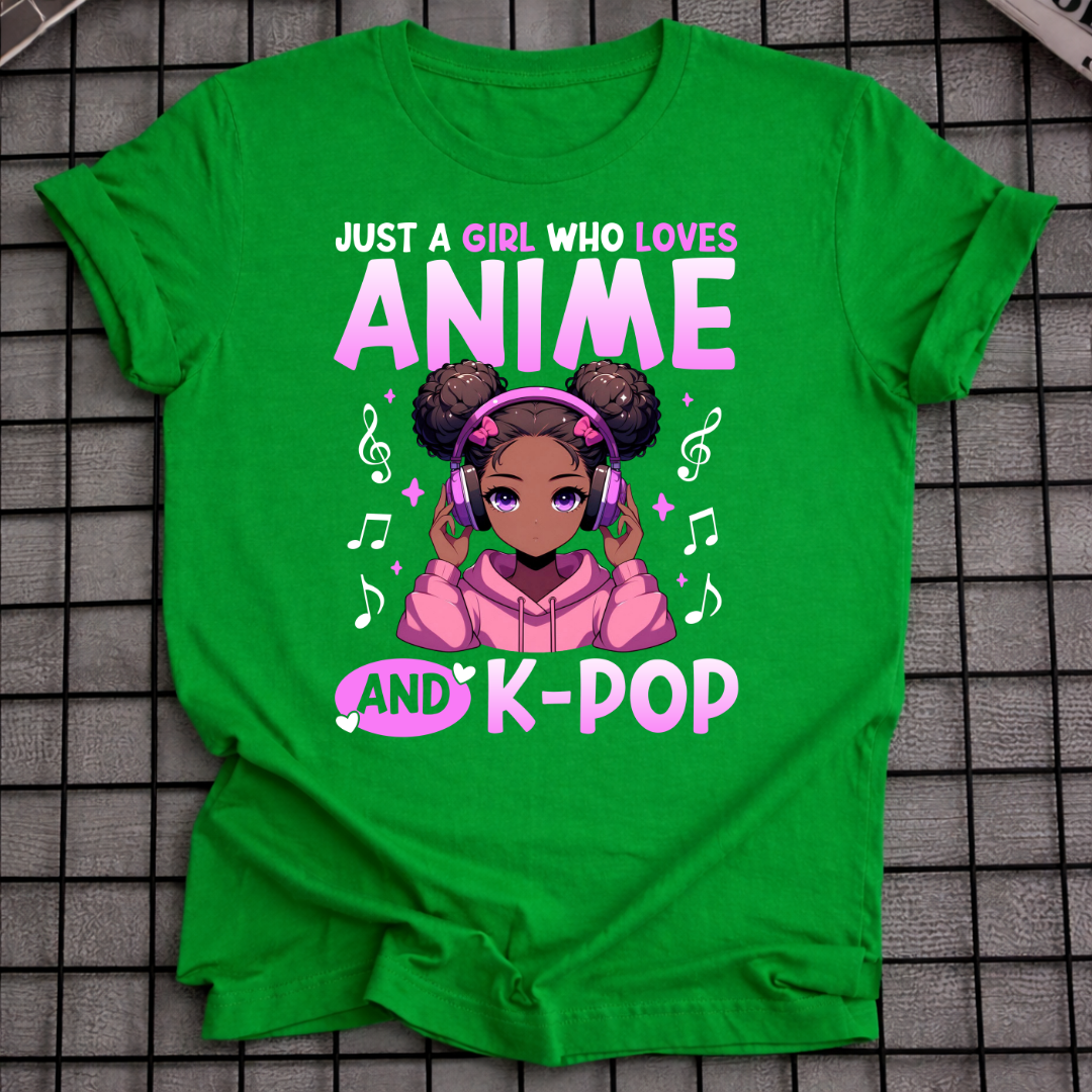 SCHWARZES ANIME-MÄDCHEN K-POP T-SHIRT