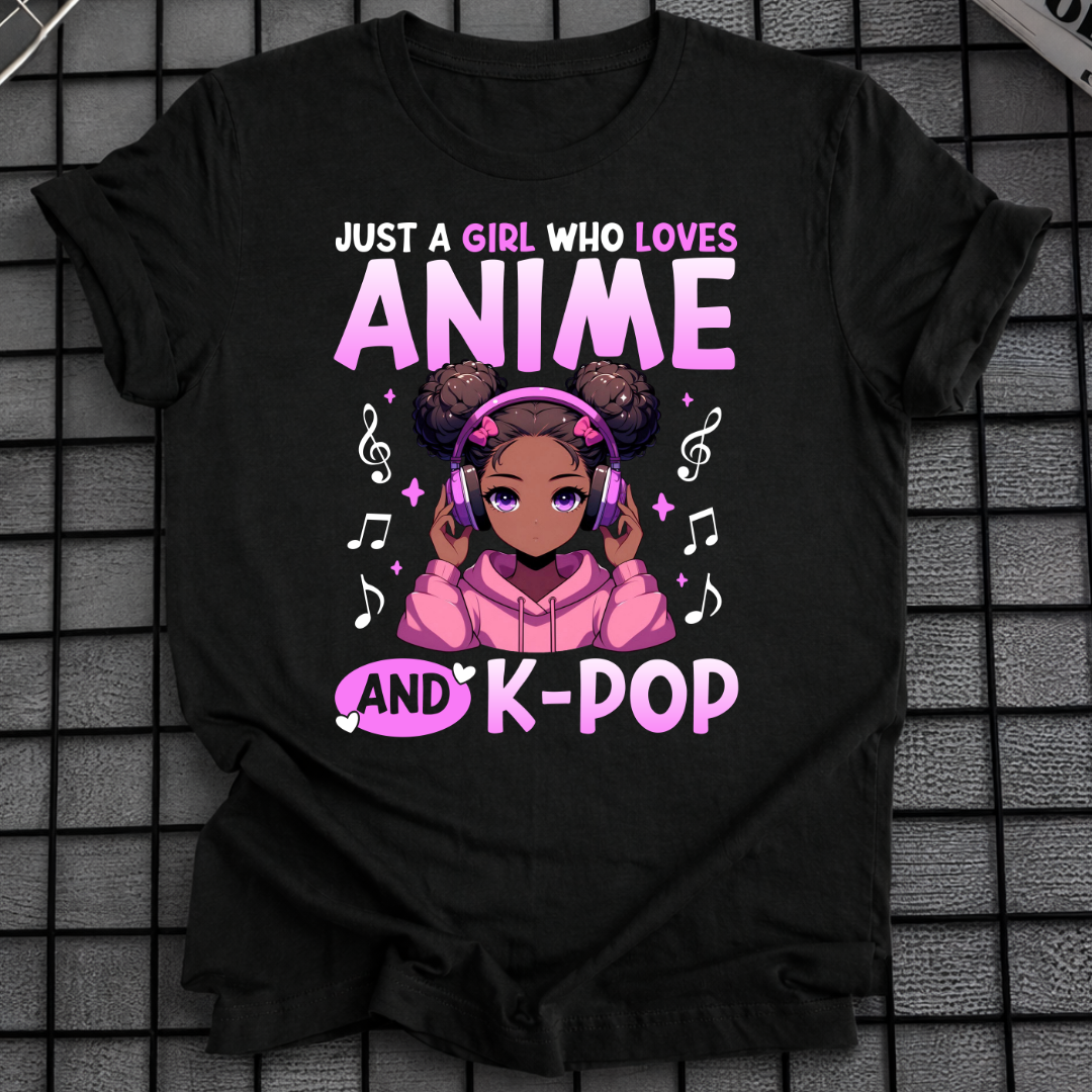 SCHWARZES ANIME-MÄDCHEN K-POP T-SHIRT