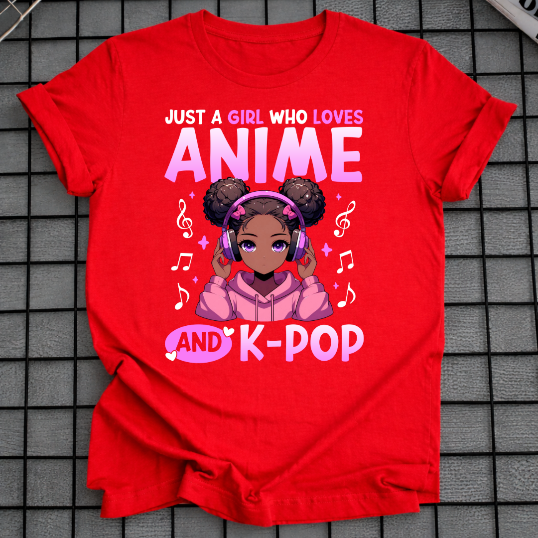 SCHWARZES ANIME-MÄDCHEN K-POP T-SHIRT