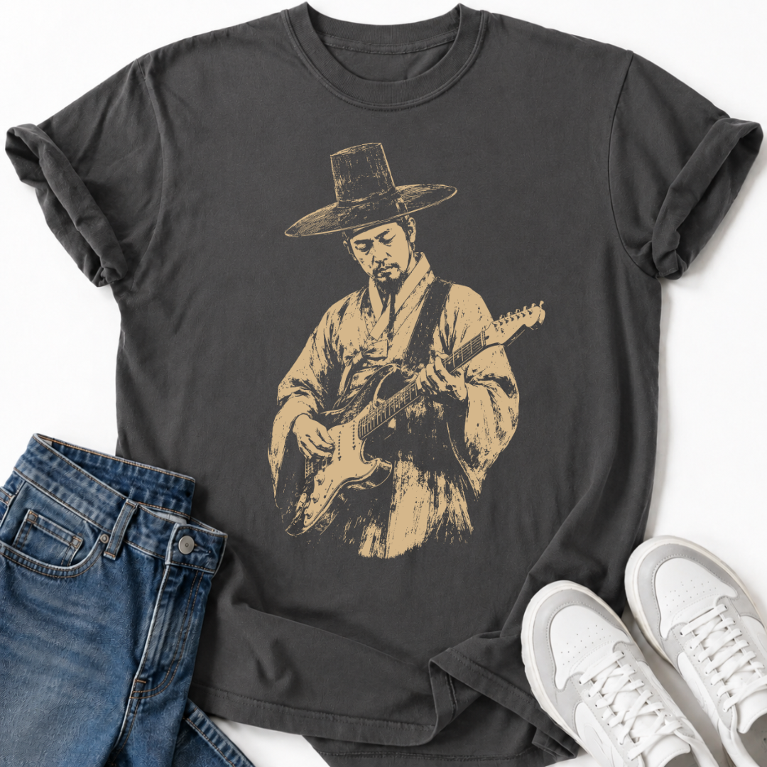 TRADITIONAL KOREAN GUITAR PLAYER T-SHIRT