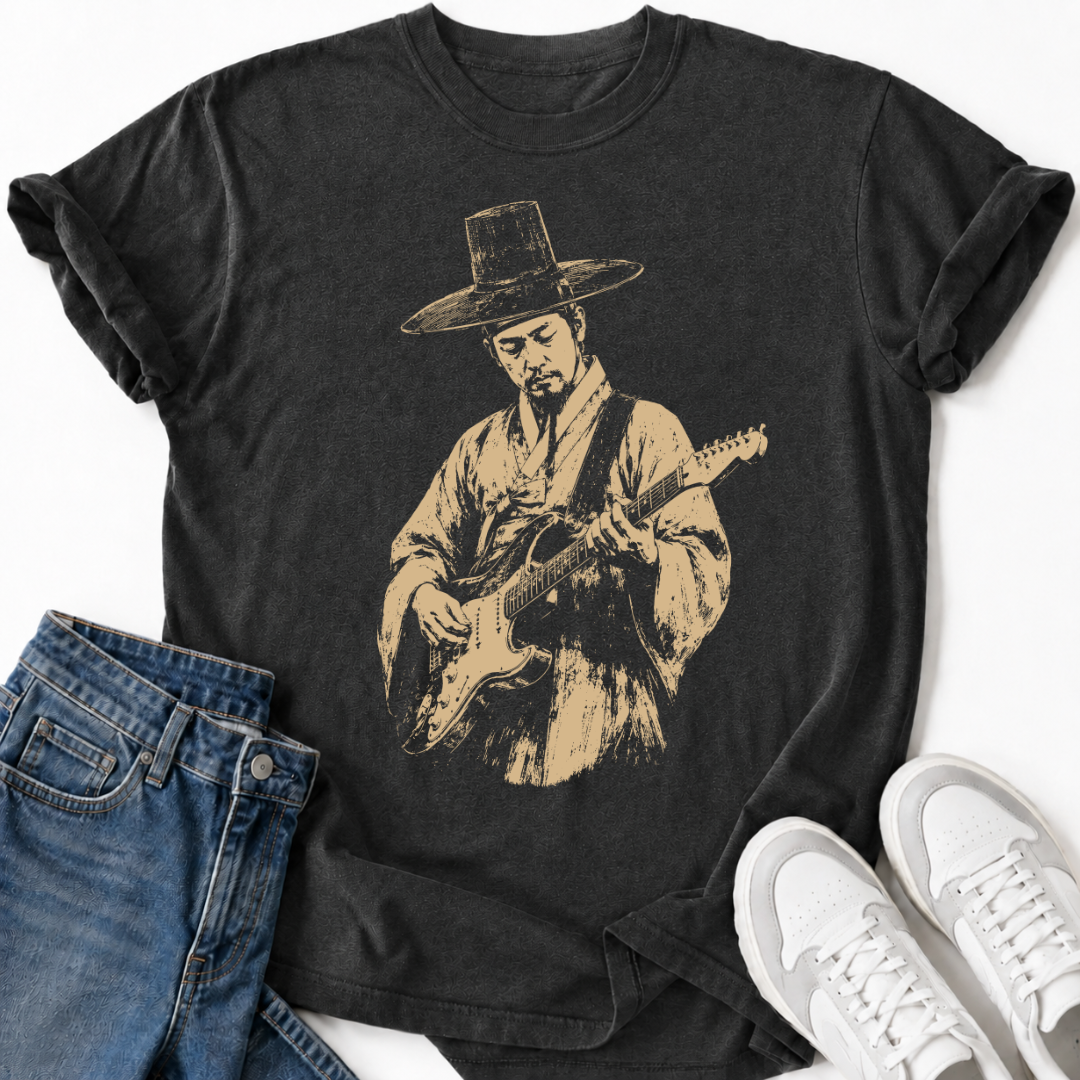 TRADITIONAL KOREAN GUITAR PLAYER T-SHIRT