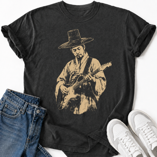 TRADITIONAL KOREAN GUITAR PLAYER T-SHIRT