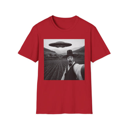 UFO Selfie T-Shirt — Vintage Alien Abduction Graphic Tee