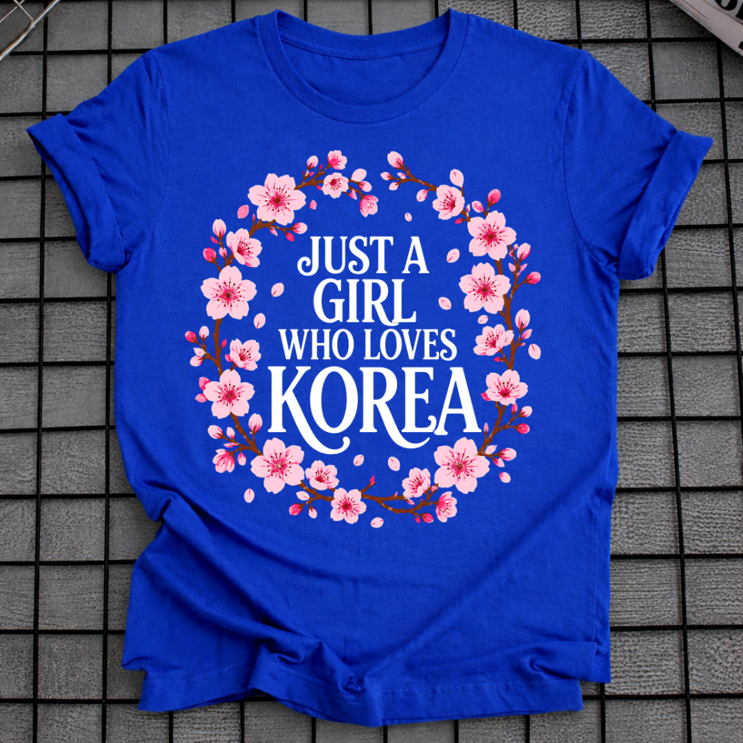 GIRL IN LOVE WITH KOREA T-SHIRT