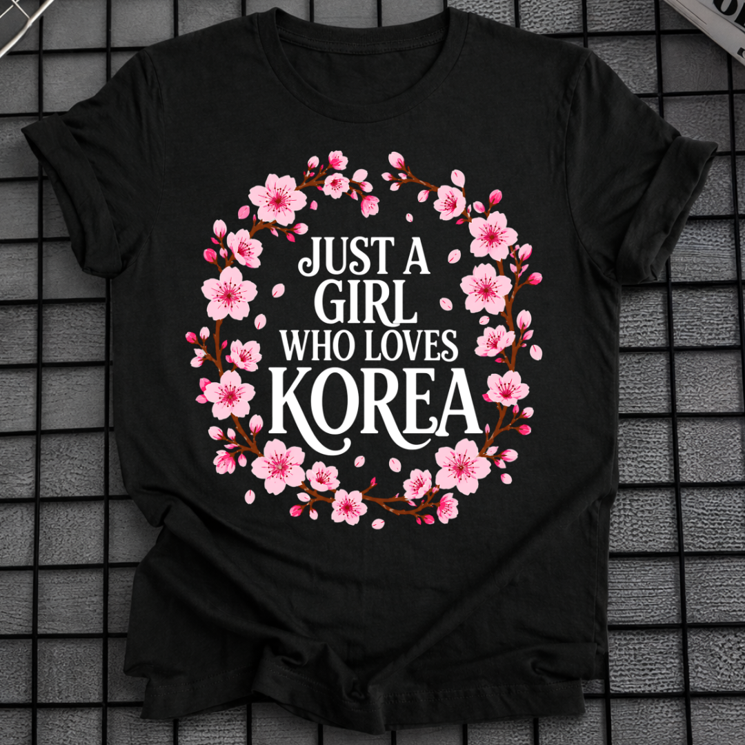 GIRL IN LOVE WITH KOREA T-SHIRT