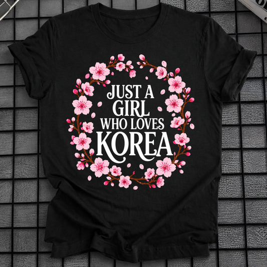 GIRL IN LOVE WITH KOREA T-SHIRT
