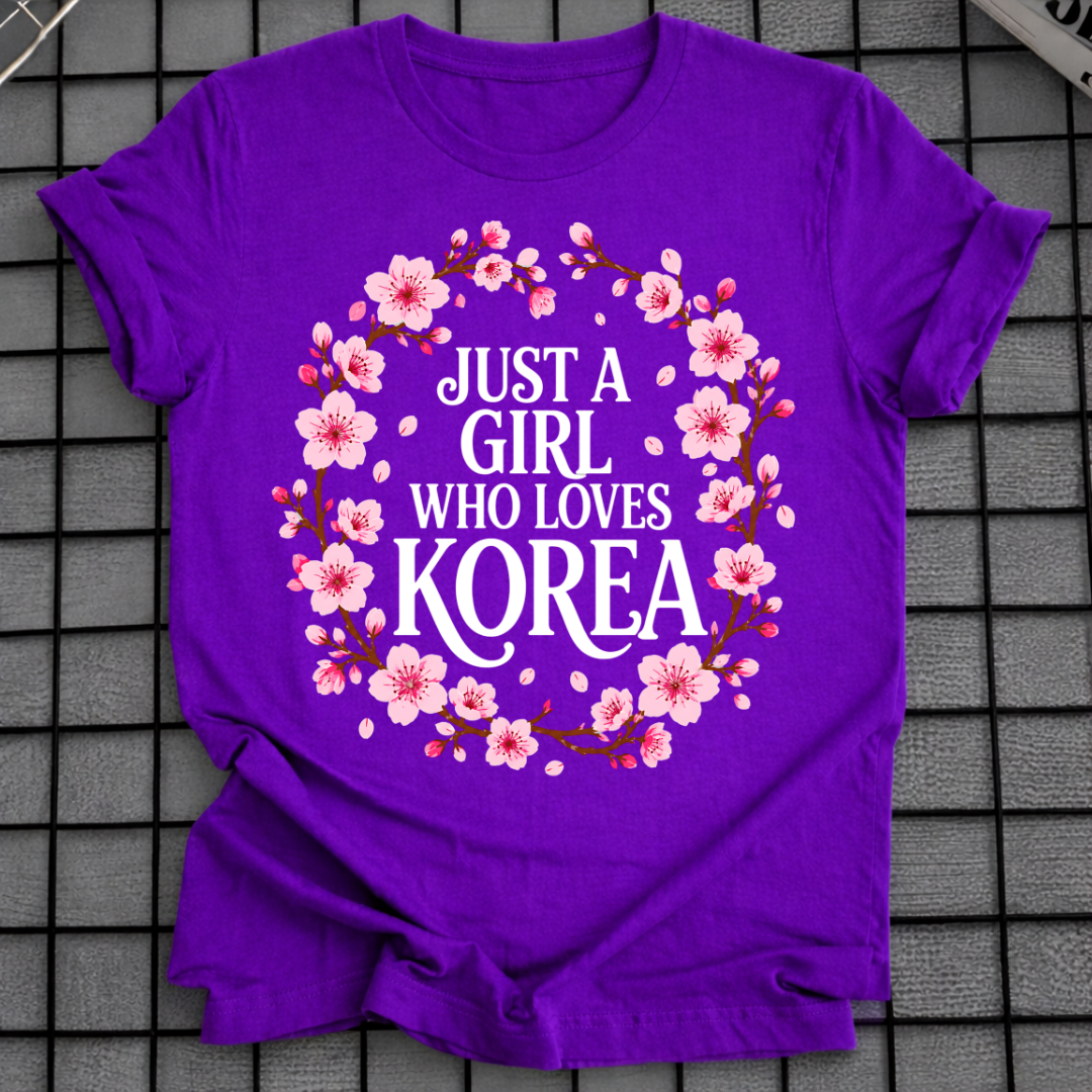 GIRL IN LOVE WITH KOREA T-SHIRT