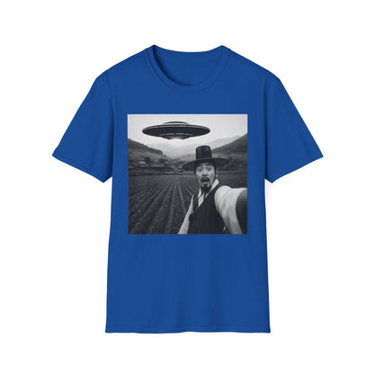 UFO Selfie T-Shirt — Vintage Alien Abduction Graphic Tee