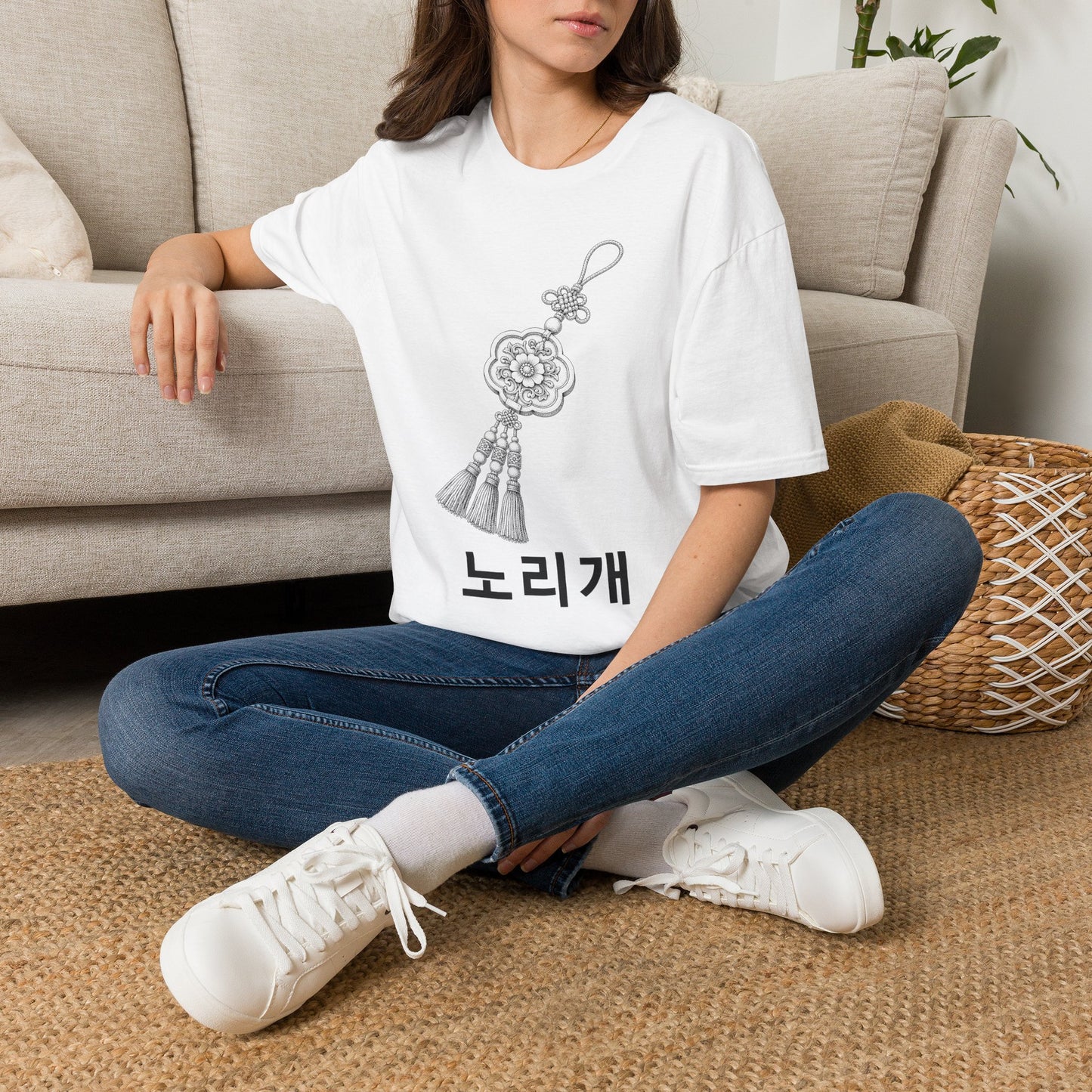 KOREAN NORIGAE CHARM T-SHIRT