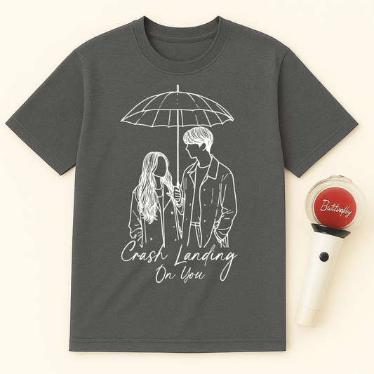 COUPLE UNDER UMBRELLA UNISEX T-SHIRT