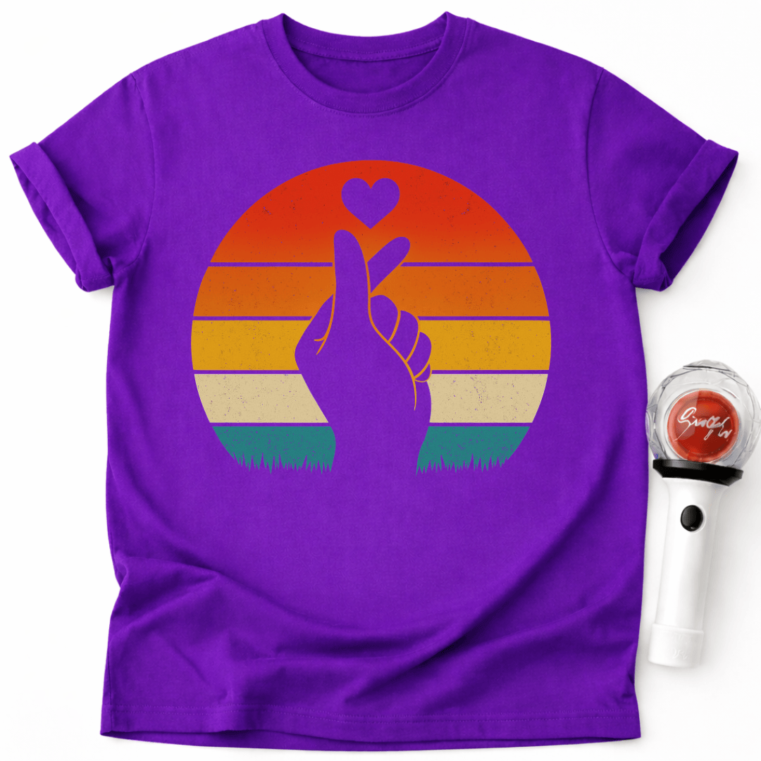 RETRO KOREANISCHES FINGERHERZ T-SHIRT
