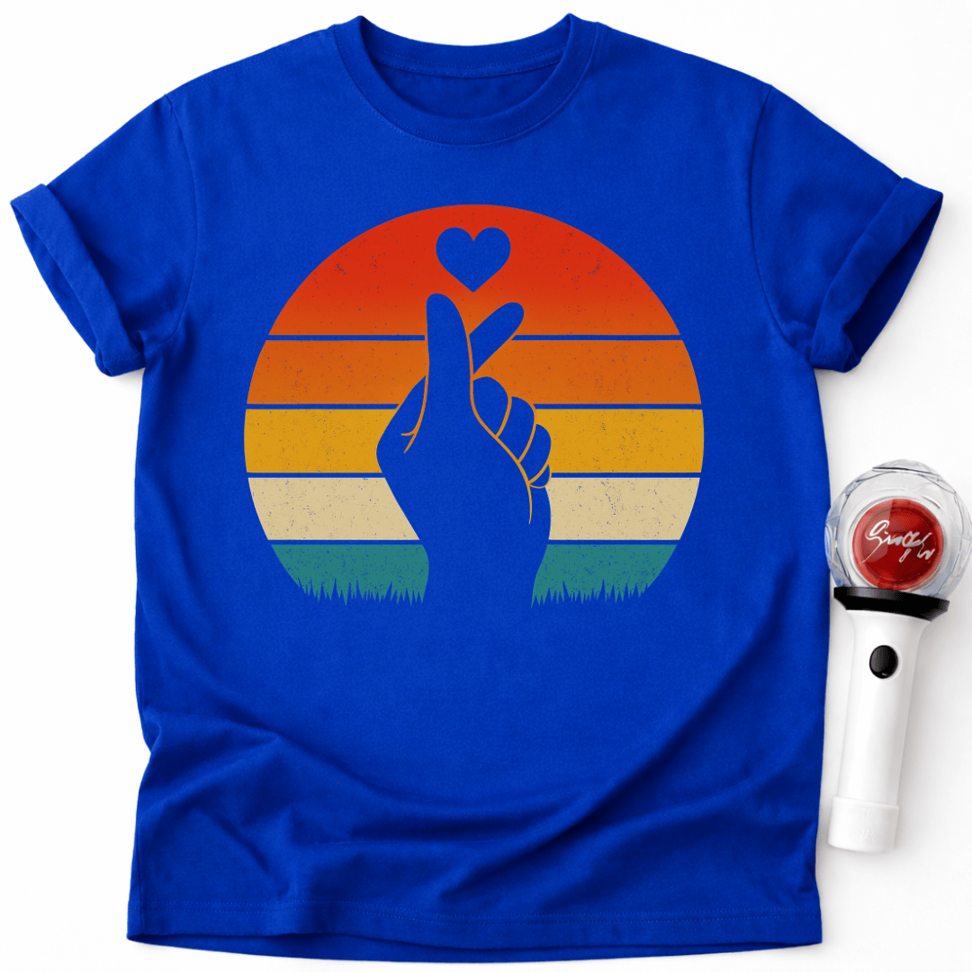 RETRO KOREANISCHES FINGERHERZ T-SHIRT